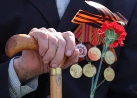 Мэр Нижнего Тагила поздравил ветерана ВОВ с 100-летним юбилеем