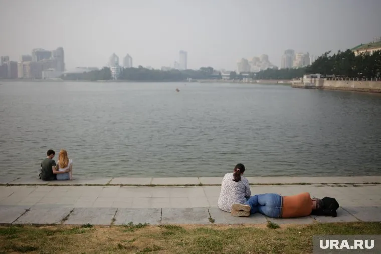 В центре Екатеринбрга сносят торговые веранды, которые работали много лет