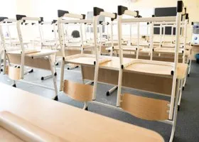 В Екатеринбурге завуч заплатила за пропаганду ЛГБТ* среди детей