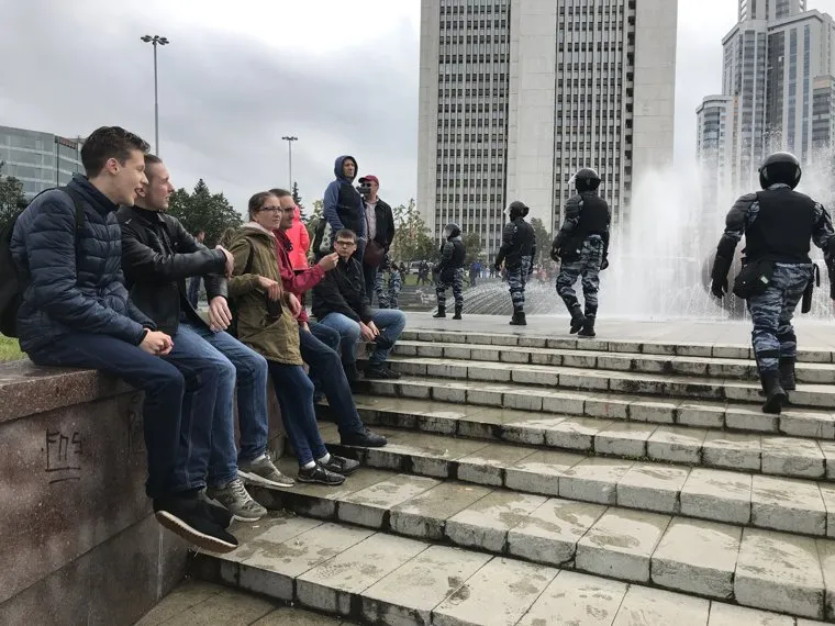 митинг (необработанные), омон, полиция, акция, навальный, митинг, екатеринбург, несанкционированная, пенсионная реформа