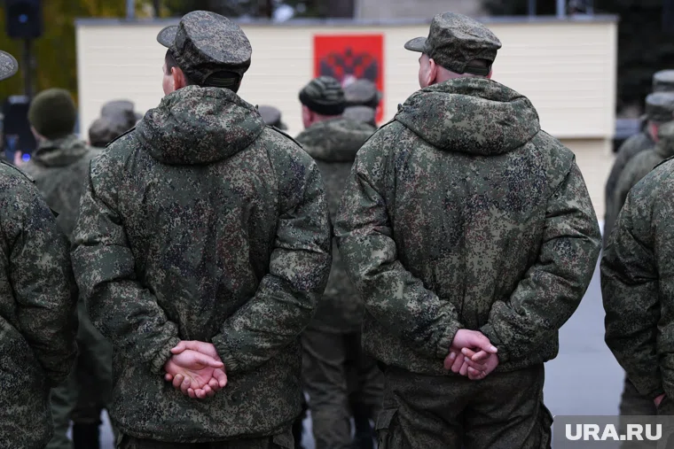 Апачев дал концерт перед военными по приглашению