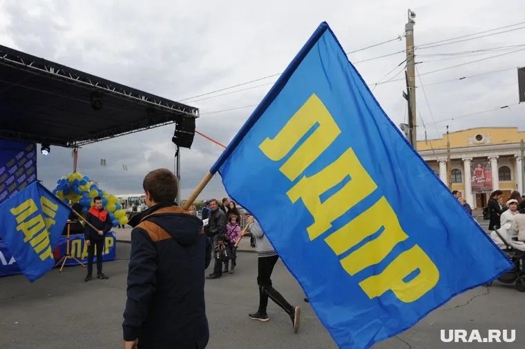 В Ноябрьске члена ЛДПР Вадима Маслова обвинили в нападении на члена КПРФ