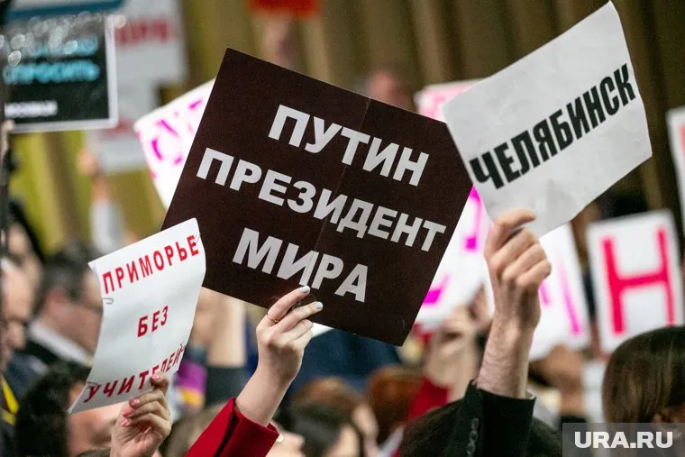 Журналистам нельзя использовать плакаты больше листа А4