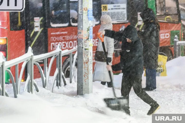 Екатеринбург столкнулся с пробками в 11 баллов из-за снега