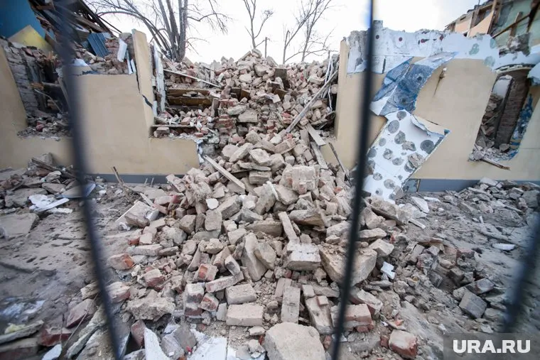 Флаг подразделения установили на руинах одного из зданий в центре Новомихайловки (архивное фото)