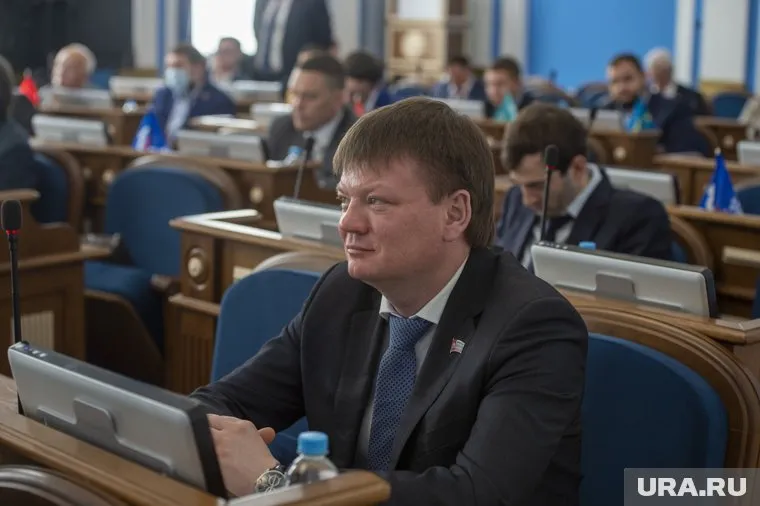В Донбассе Дмитрий Федоров переоделся в камуфляж