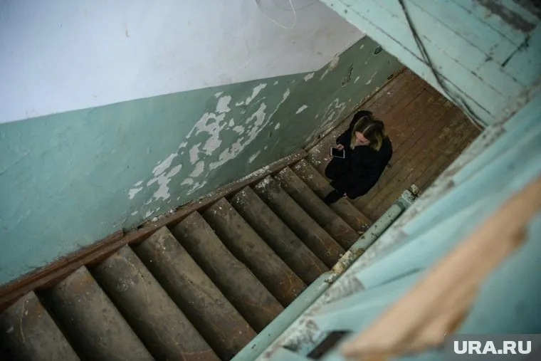 Надымчане жалуются на подъезды, требующие ремонта (фото из архива)
