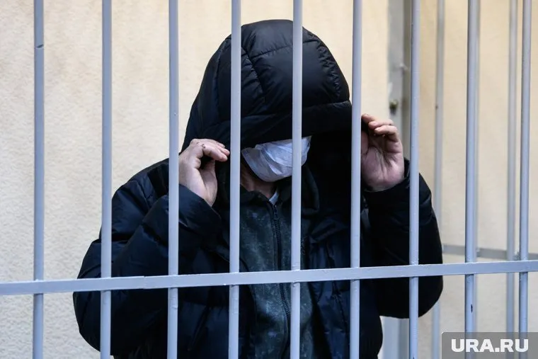 Второму обвиняемому меру пресечения еще не избирали