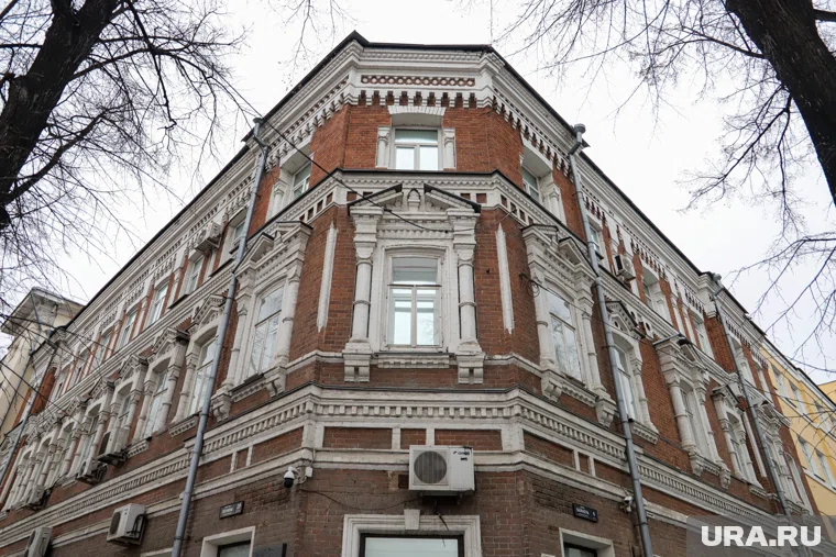 Бывшая гостиница находится на улице Ленина