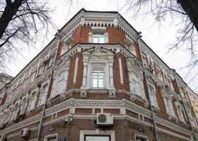 В Екатеринбурге сохранился «кровавый» особняк — там держали великую княгиню перед казнью