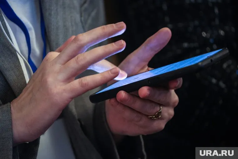 В случае блокировки iOS и Google, гаджеты нужно оперативно отключить от интернета, отметил Wylsacom