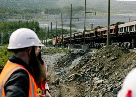 В Свердловской области загорелись вагоны, возможны задержки поездов