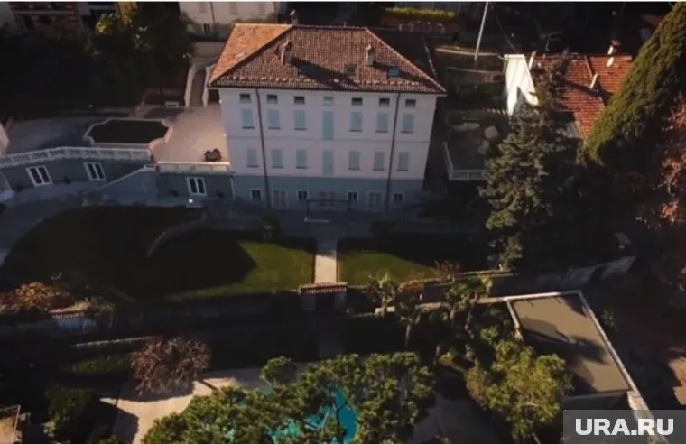 Виллу Владимира Соловьева в Италии называют "Соловьиный помет"