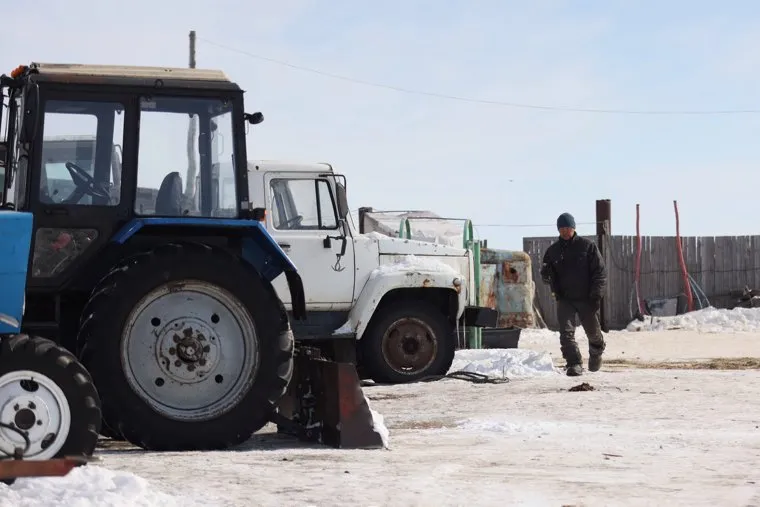 Золотая дорога. Деревня Дианово и Новодостовалово. Курган
