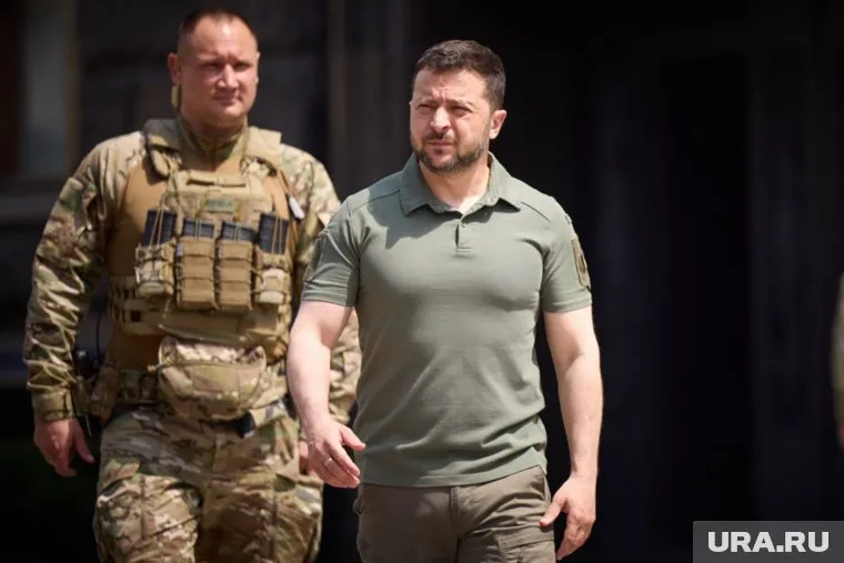 Западные политики пытаются намекнуть Владимиру Зеленскому, что они устали от войны