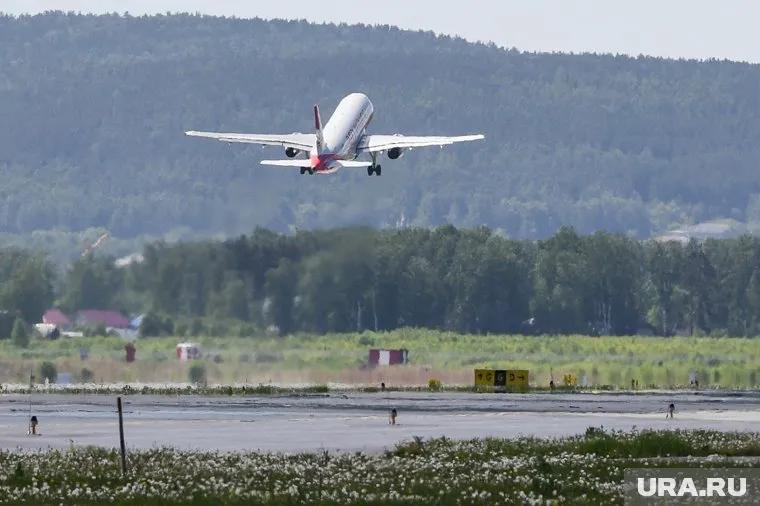 На самолете из Афганистана улетели местные бизнесмены