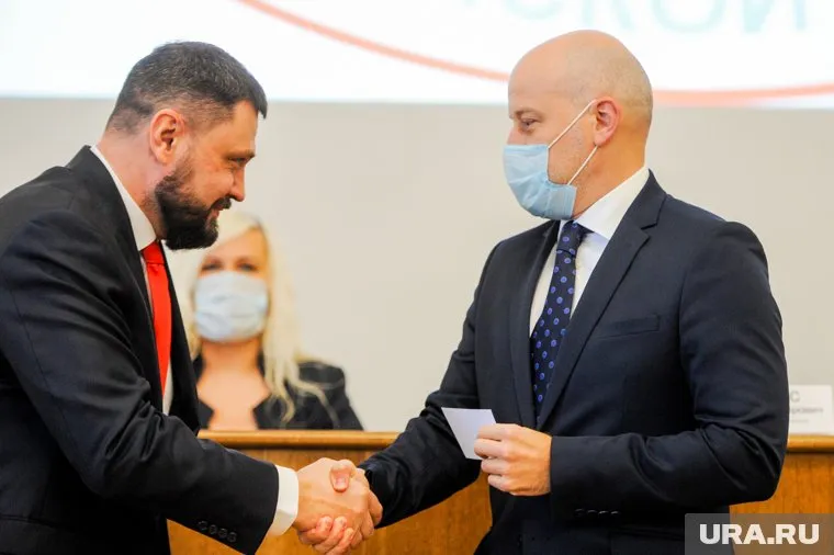 Мандаты ЗСО победителям выборов вручили лишь два года назад