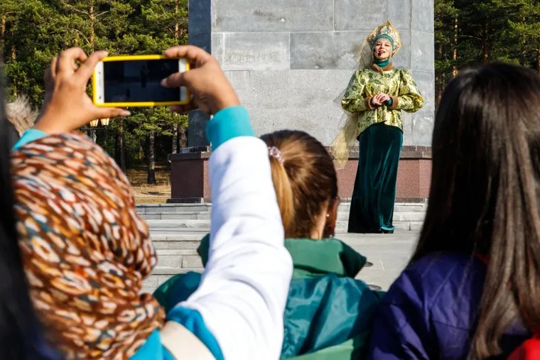 Экскурсии для участников региональной программы XIX Всемирного фестиваля молодежи и студентов. Екатеринбург, хозяйка медной горы, mistress of copper mountain