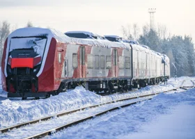 На Ямале поезд влетел во внедорожник