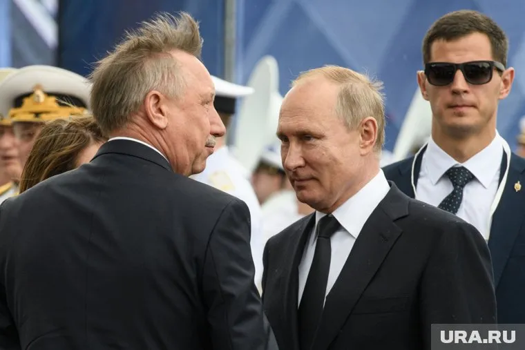 Владимир Путин в этом году не смог встретиться очно с Александром Бегловым (слева)