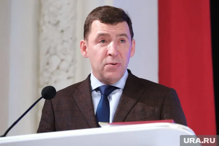 Евгений Куйвашев сообщил, что с тушением пожаров в области помогут вертолеты МО РФ