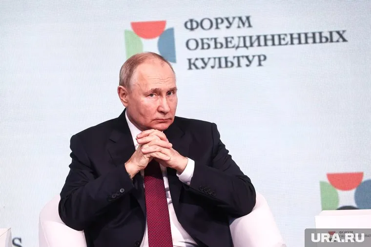 Владимир Путин вручил медаль начальнику отдела «Мостострой-11»