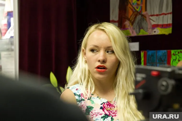 Лола Тейлор призналась, что устала жить одна в четырехэтажном доме