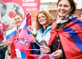 Как прошел День Победы в России: самые яркие кадры