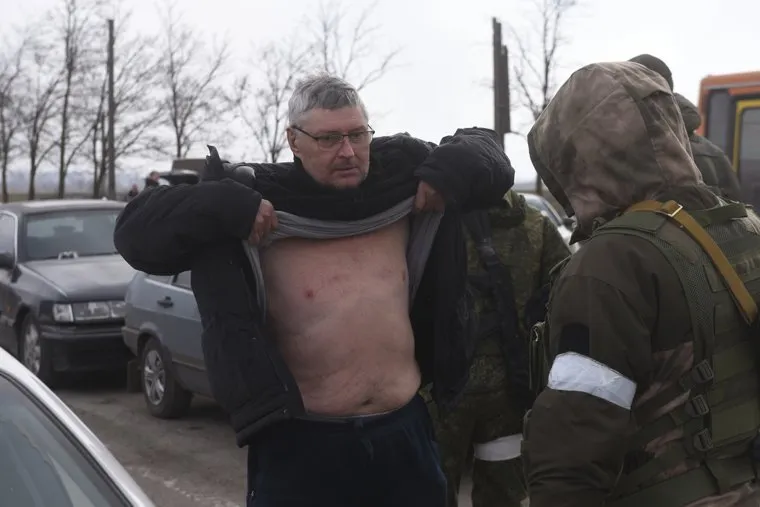 Эвакуация людей из осажденного Мариуполя. Украина