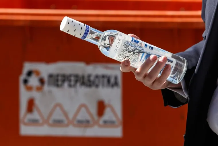 Акция уничтожения паленого алкоголя. контрафакт. Екатеринбург