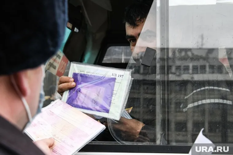 Если у иностранцев есть только патент, то возить тюменцев им запрещено