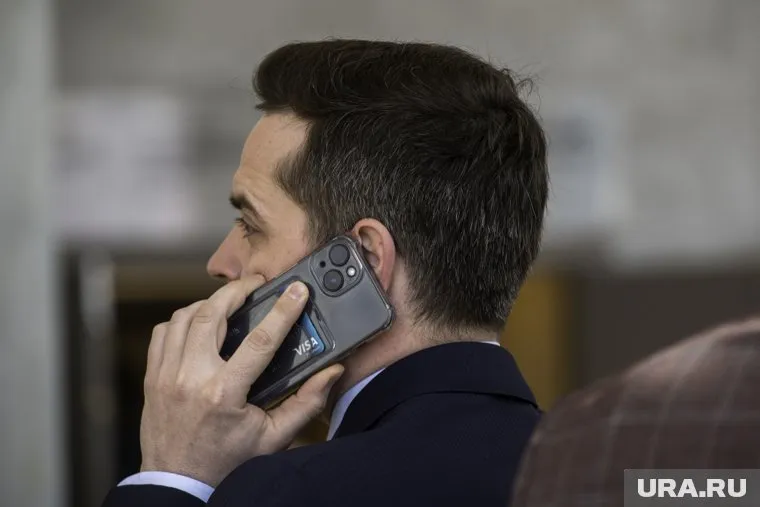 Посольство РФ в США сообщило, что их вербуют американские спецслужбы через телефон