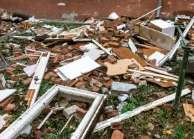 Очевидец ЧП: под завалами в Набережных Челнах осталась женщина