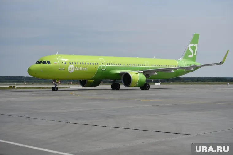В Новосибирске отстранили от полетов самолет авиакомпании S7 до Нижневартовска