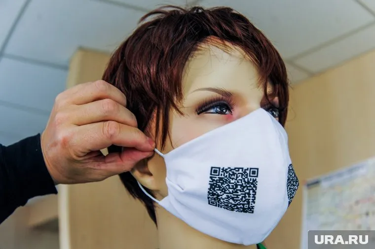 QR-коды позволят россиянам собираться большими компаниями в 2022 году, уверен Михаил Мурашко