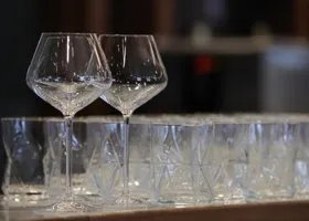 Депутат Госдумы Хамзаев призвал запретить продажу алкоголя в выходные