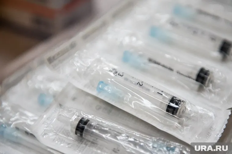 Сотрудникам торговой сети «Мегамарт» на Урале грозят лишением премий в случае отказа от вакцинации