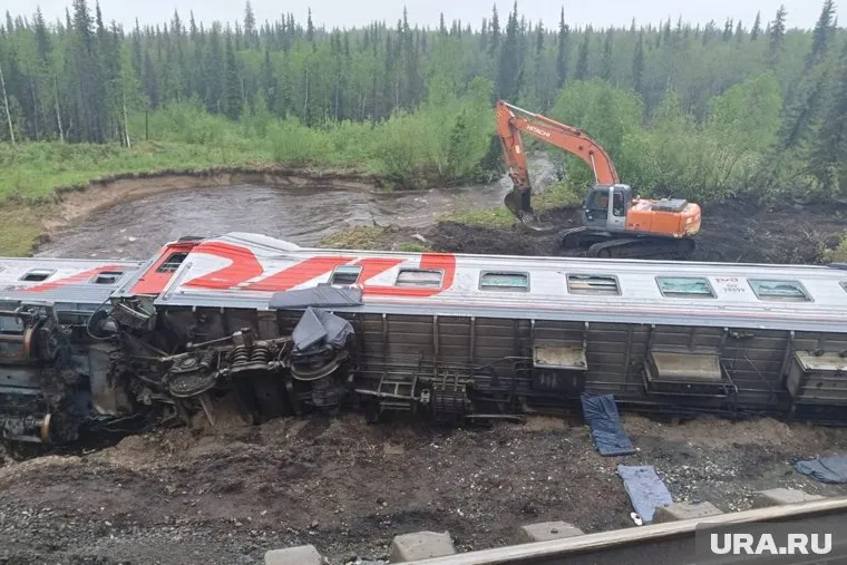 Пассажирский поезд сошел с рельсов в республике Коми 26 июня 2024 года