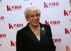 Блокадное детство, три развода и потеря слуха: Алисе Фрейндлих — 91