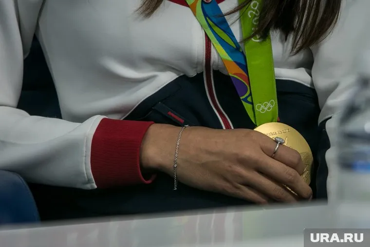 Спортсменки выиграли медаль в синхронном плавании