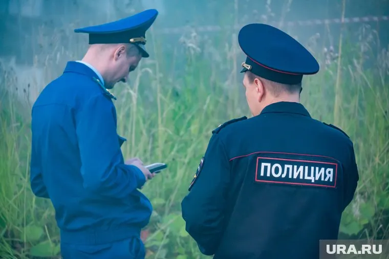 Женщина в свой день рождения избила полицейского