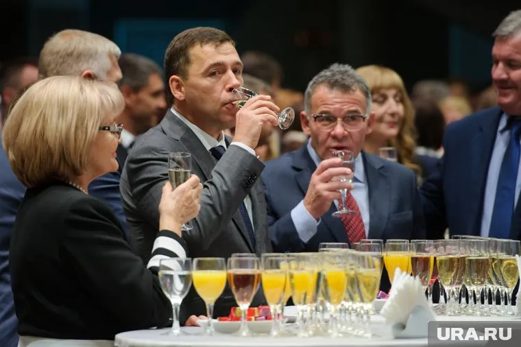 Владимир Тунгусов уже готов выпить за победу на выборах