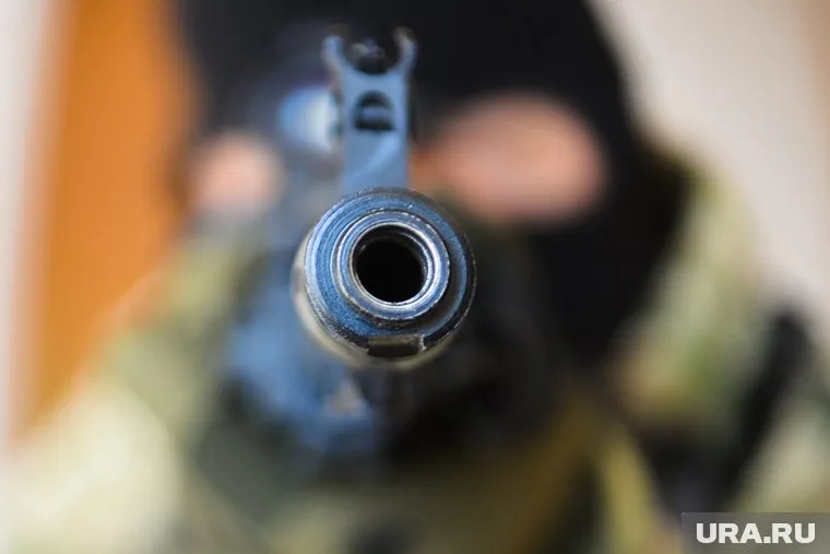 На теракте в Турции погибли девять человек, еще девять держат в заложниках