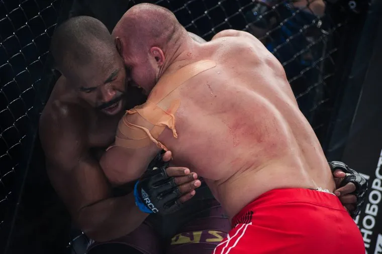 Турнир по смешанным единоборствам RCC2: Russian Cagefighting Championship в КРК "Уралец". Екатеринбург