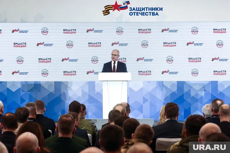 Первый замглавы администрации президента РФ Сергей Кириенко рассказал, как власти будут возвращать ветеранов к мирной жизни