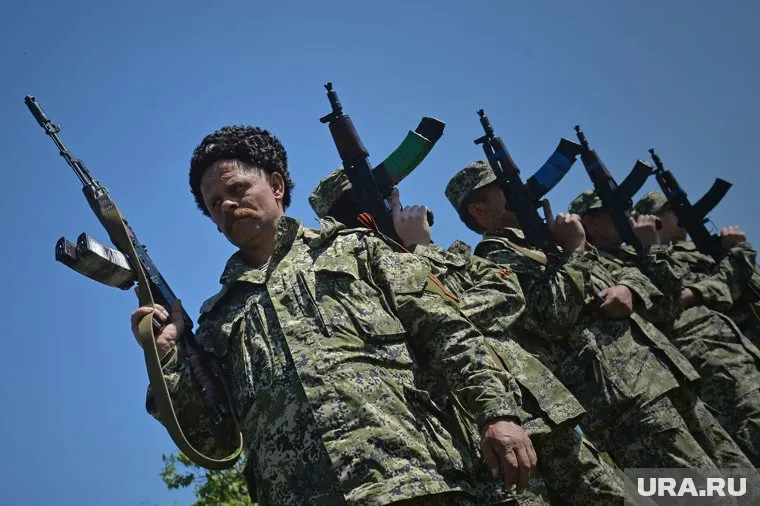 Власти Украины ввели военное положение и заговорили об «освобождении» Донбасса и Крыма