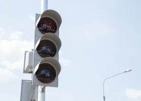 В Ноябрьске на несколько дней отключат светофор на центральной улице