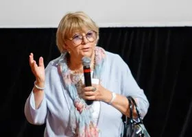 Чем известна Алла Сурикова: знаменитый режиссер отмечает 84-летие