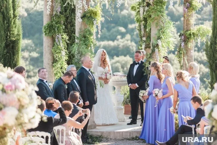 Скромная свадьба чиновника