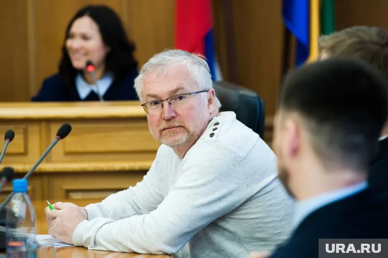 Константин Киселев в последний момент отказался критиковать мэрию
